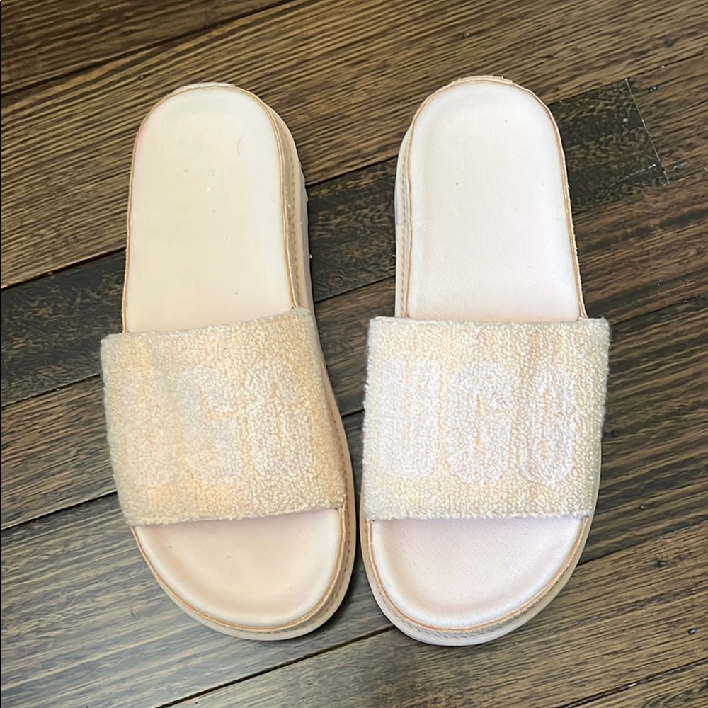 UGG Laton Peach Fuzzy Slide Sandals